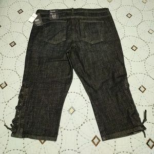 NWT GAP Denim Crop Pants